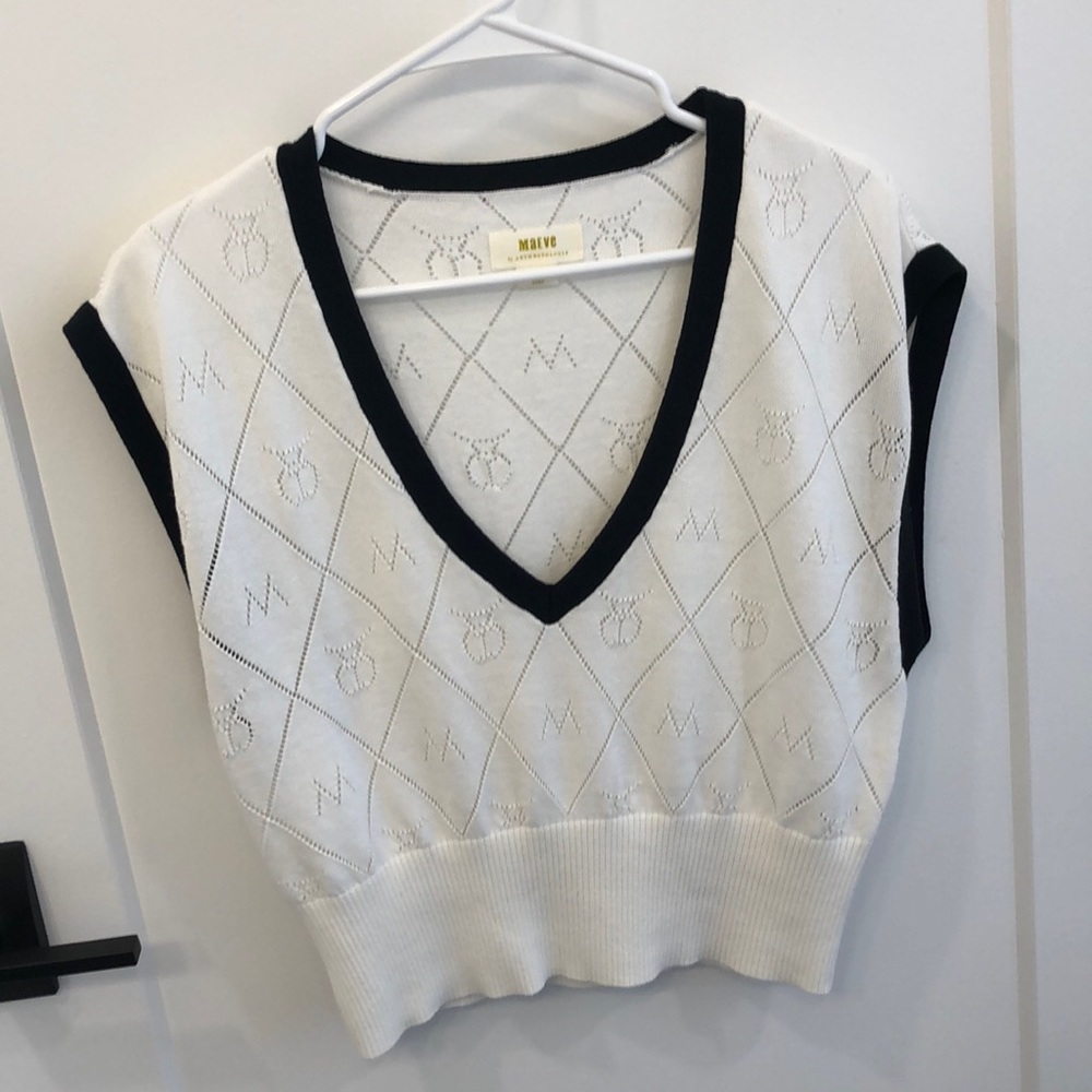 Sweater vest